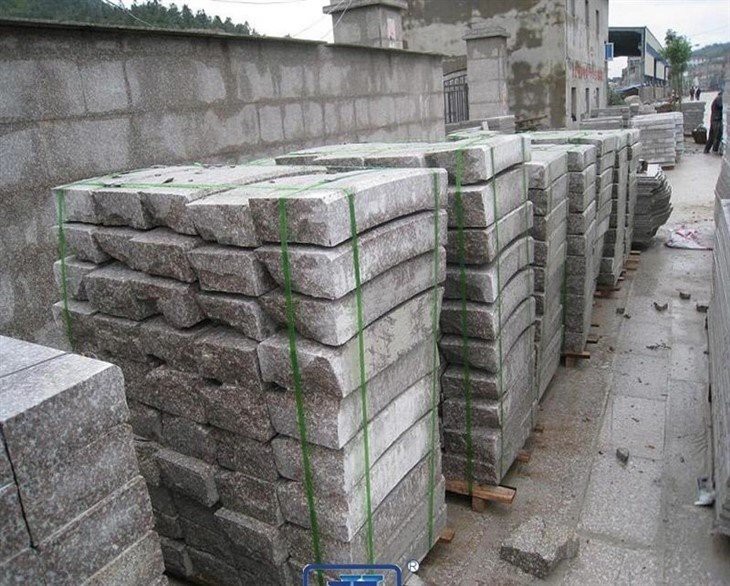 Popular-Chinese-Natural-Stone-Grey-Granite-Kerbstone-for-Road-Parking-Window-Sills.webp (2)(001)