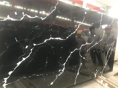 Pierre de quartz artificielle noire Marquina idéale