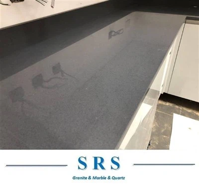 Plan de travail en quartz gris