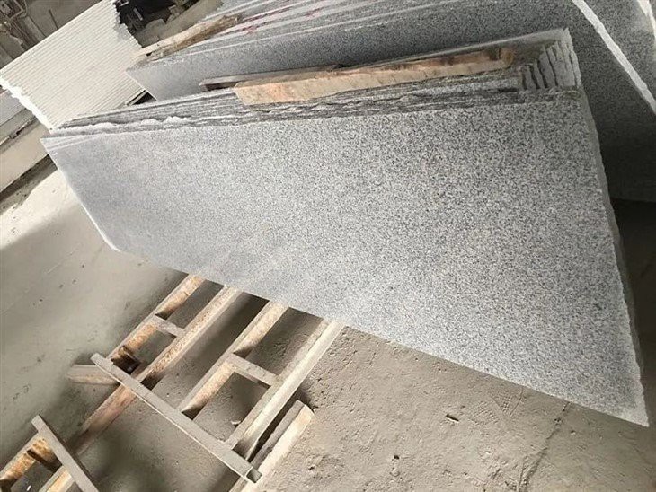 Light-Grey-Granite-for-Slab-Tile-Countertop-Step.webp (4)(001)