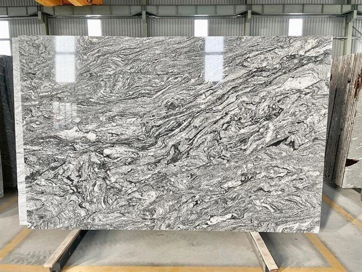 Viscount-White-Granite-Slab-for-Wall-Countertop-Island.webp (5)(001)